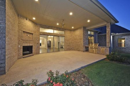 433 NEWPORT- BACK PATIO_result.jpg